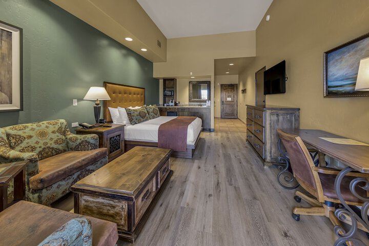 1 King Bed (6 of 6)