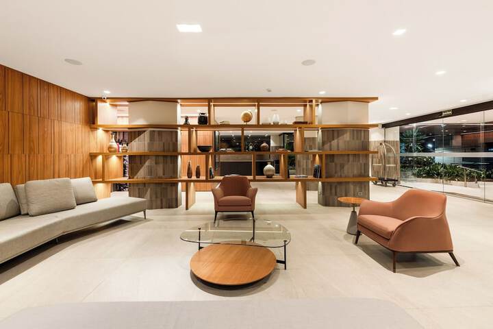 Entrance & Lobby