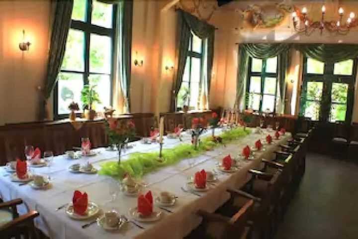 Dining 40 of 55