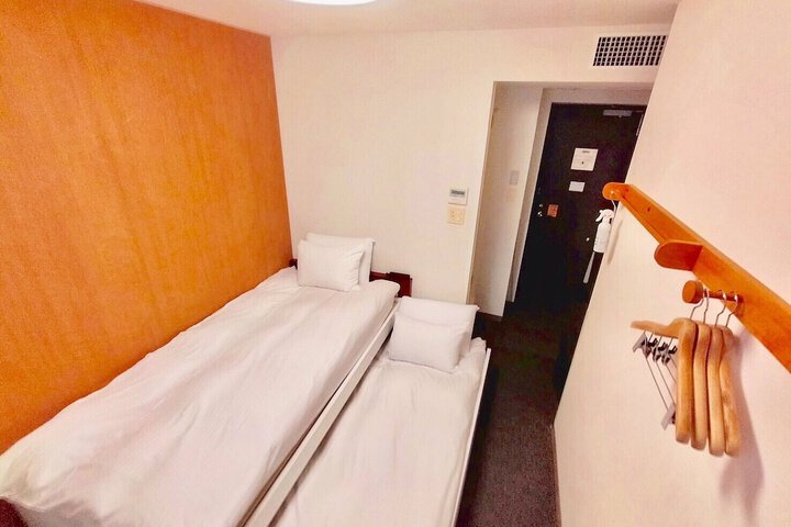 Room 10 of 20