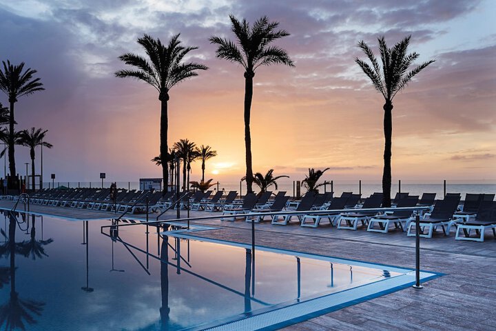 Pool Hotel