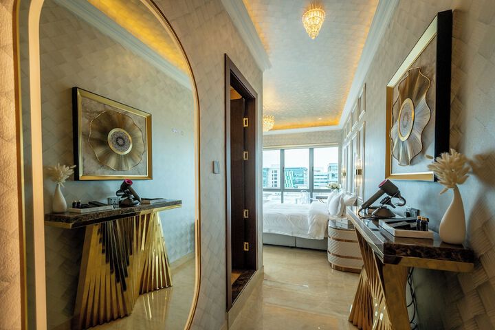 Room 14 of 285