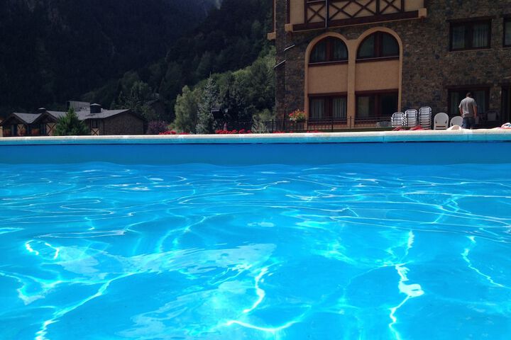 Hotel Pool
