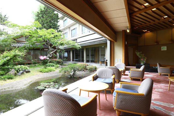 Guest Lobby