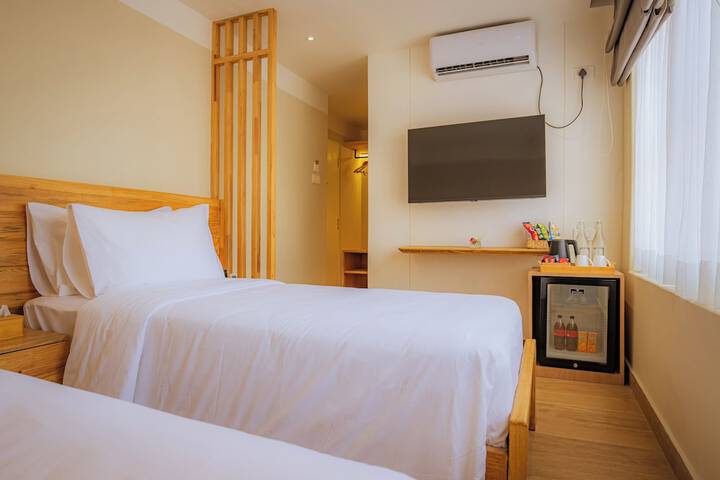 Room 2 of 18