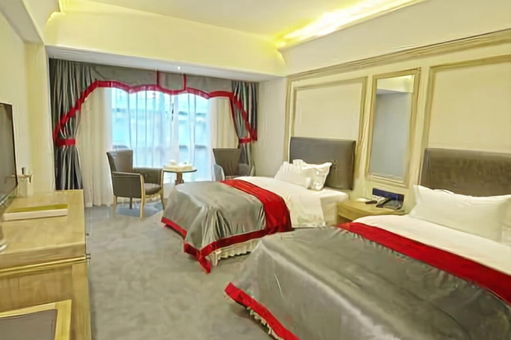 Room 2 of 17