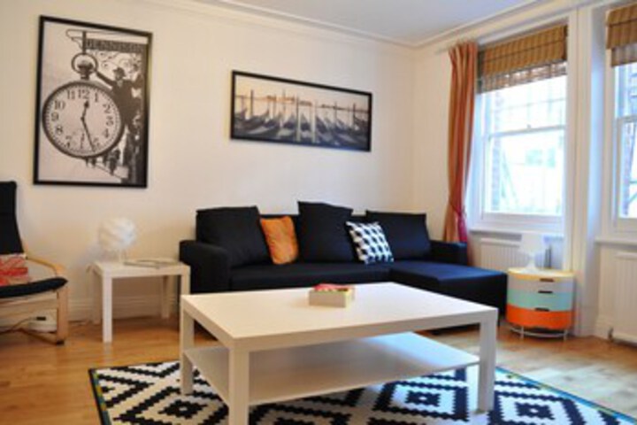 Room 7 of 19