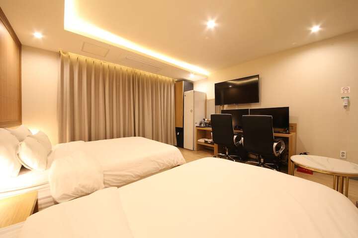 Room 65 of 110