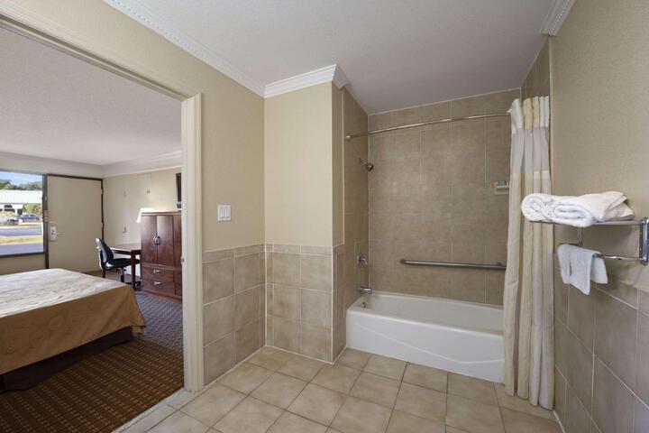 1 King Bed Kitchen (4 of 11)