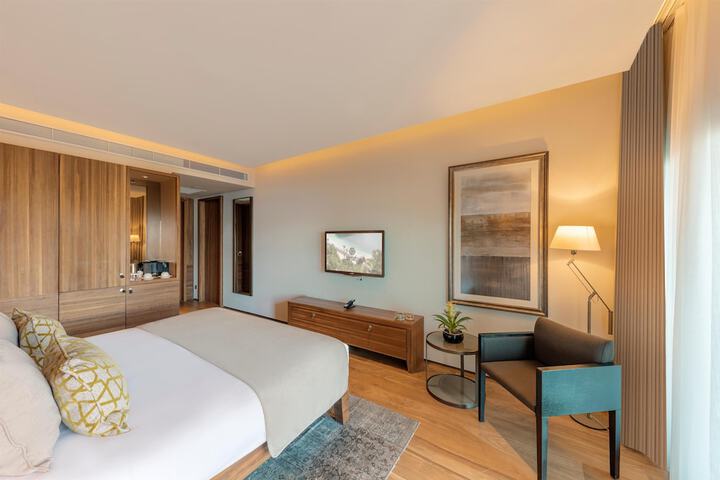 Room 51 of 320
