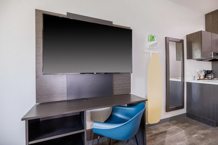 Room 19 of 28