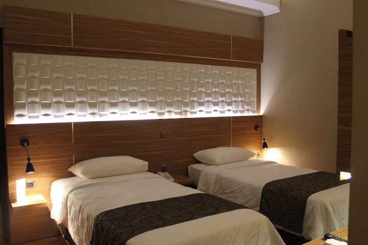 Room 14 of 28