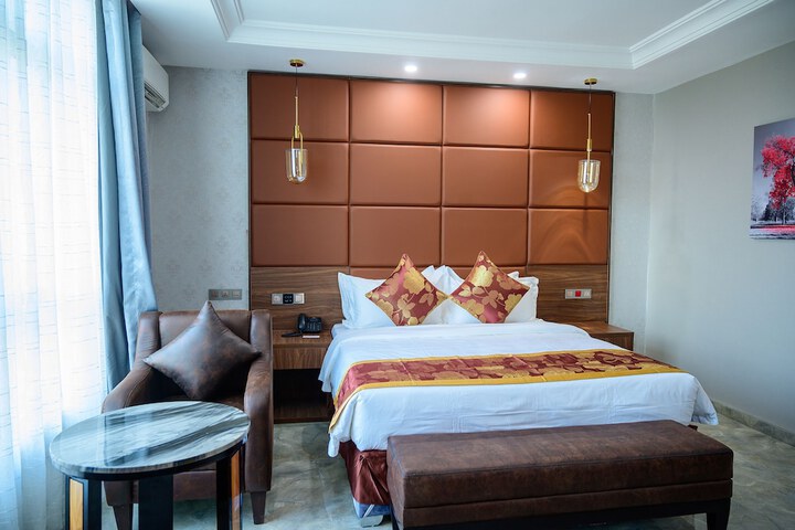 Room 26 of 166