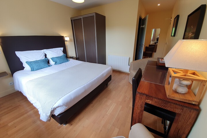 Room 10 of 39