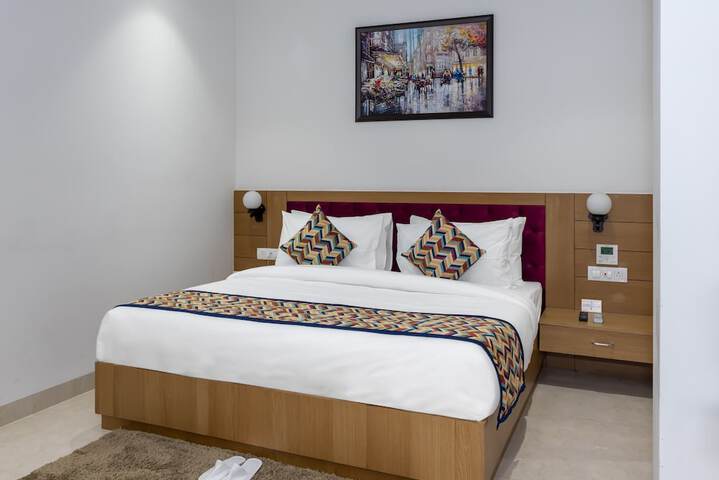Room 9 of 26