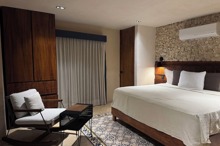 Room 53 of 160
