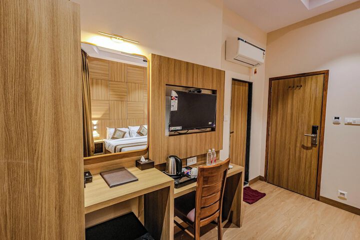 Room 12 of 156