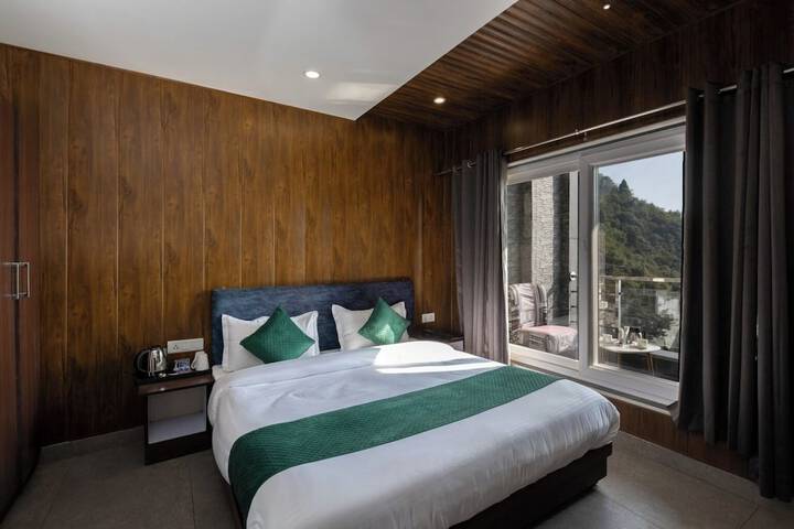 Room 2 of 25