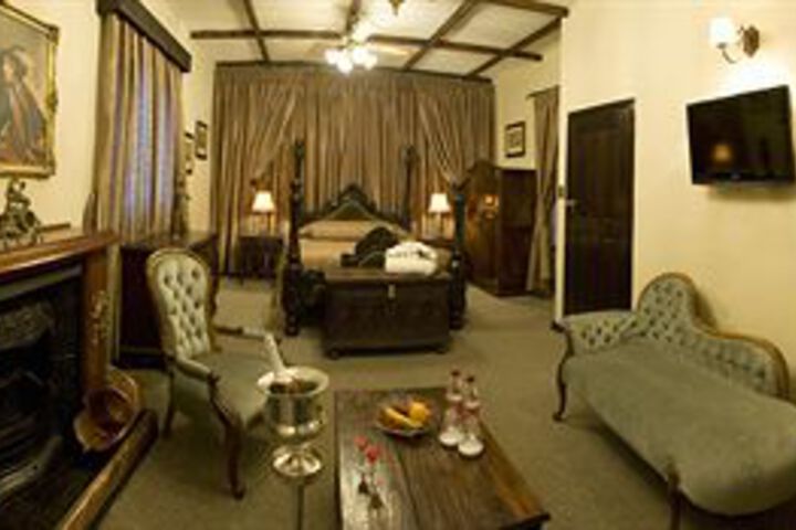 Room 12 of 26