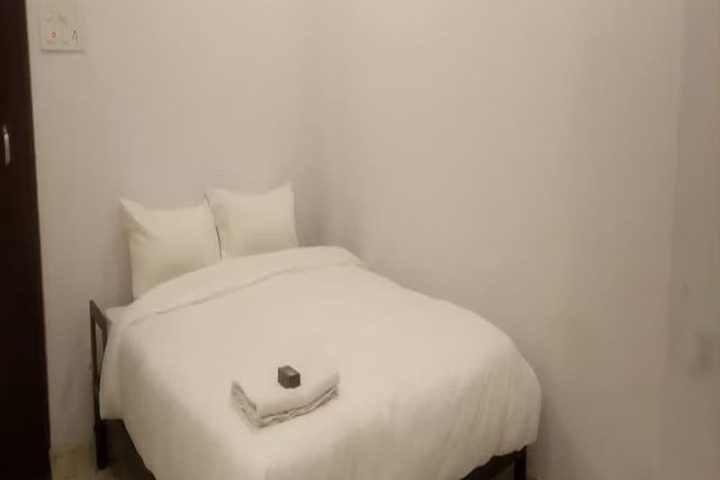 Room 10 of 20