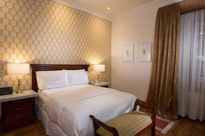 Room 3 of 132