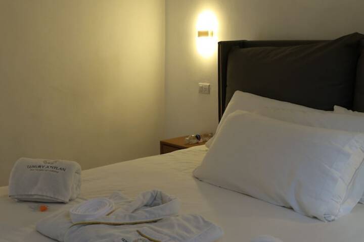 Room 11 of 339