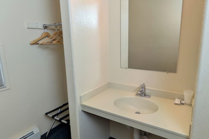 Room 72 of 84