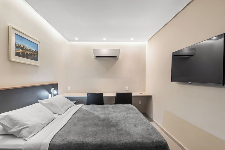 Room 8 of 42