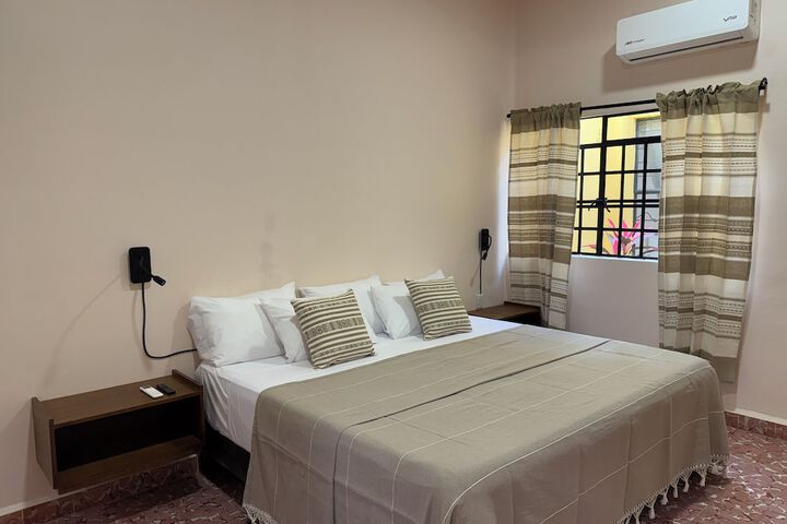 Room 2 of 37