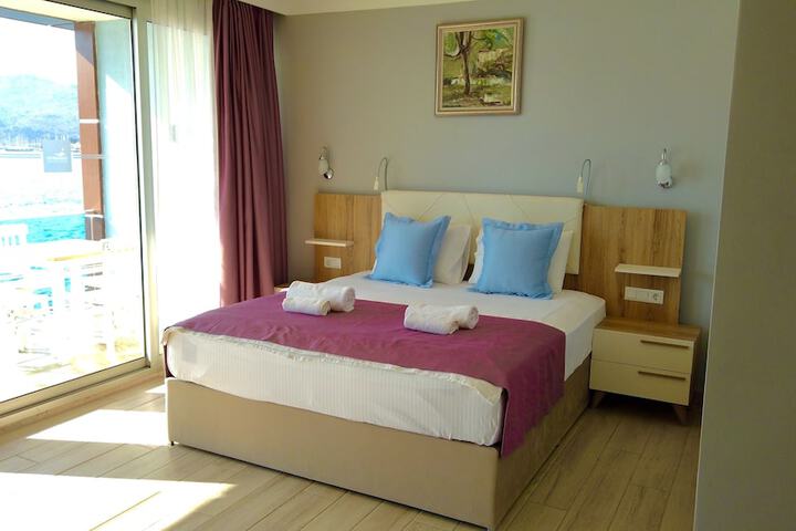 Room 8 of 13