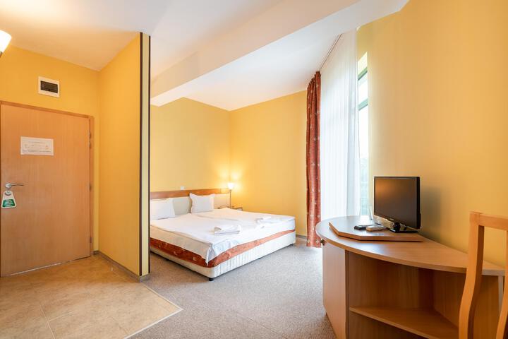 Room 29 of 76