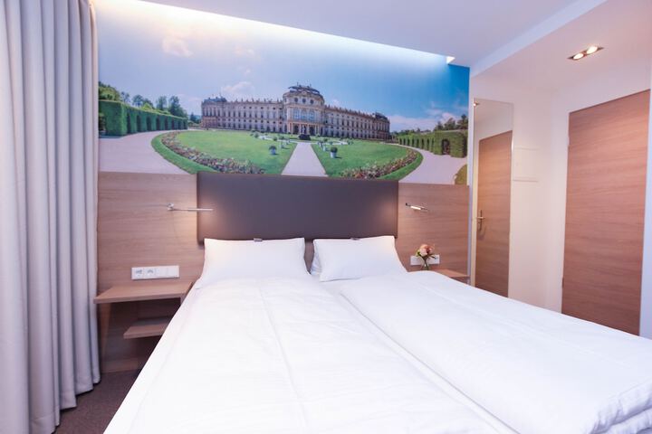 Room 18 of 50