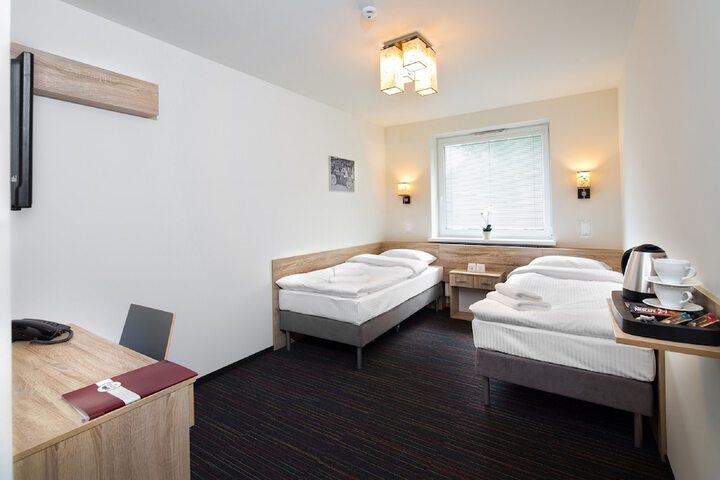Room 8 of 38