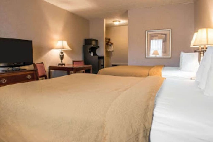 2 Double Beds (2 of 8)