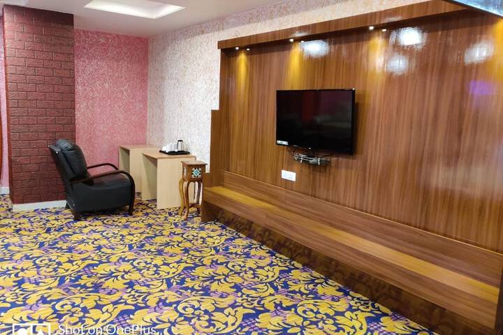 Room 5 of 43
