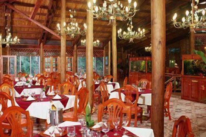 Dining 5 of 7