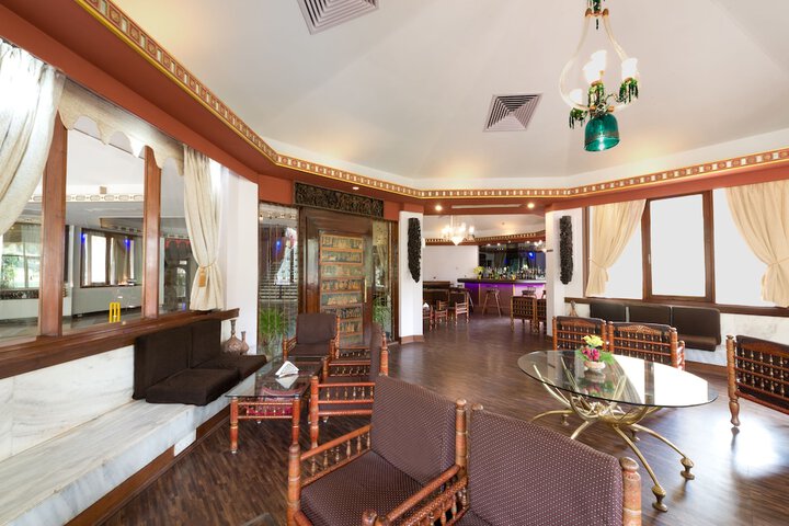 Lounge 68 of 112