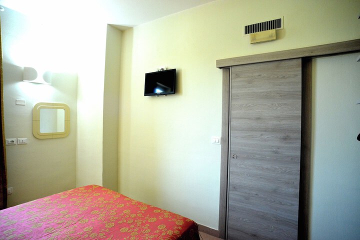 Room 36 of 109