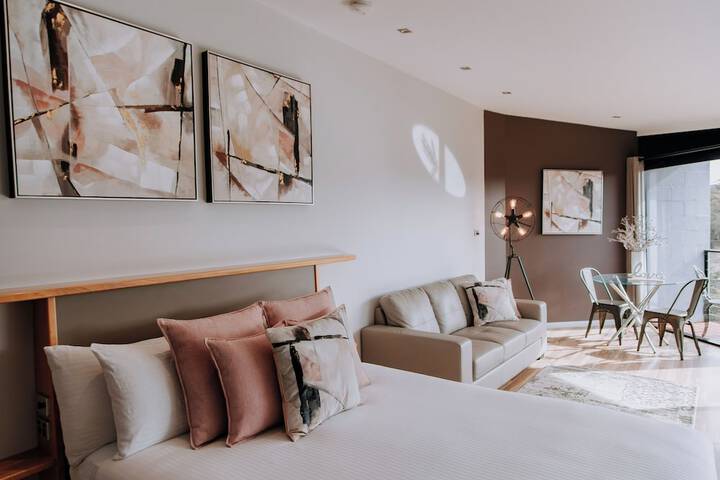 Room 42 of 288