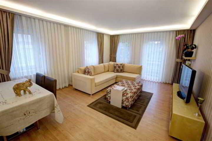 Room 4 of 10