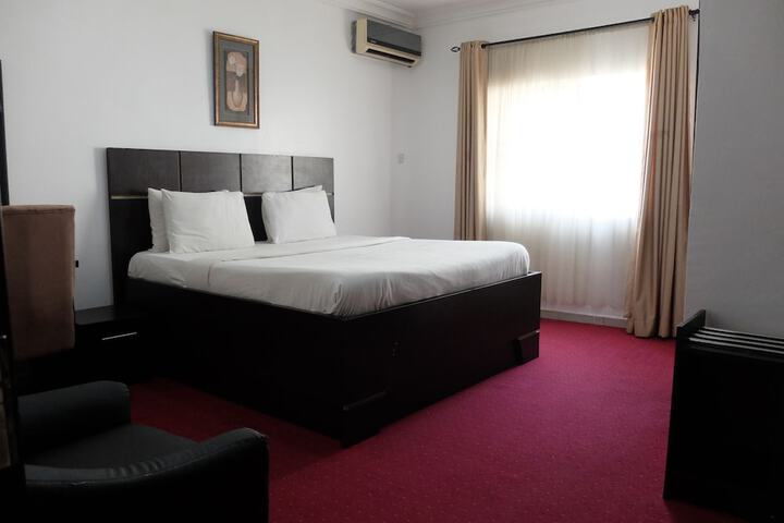 Room 9 of 23