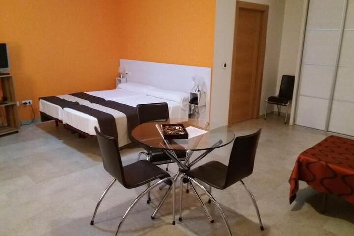 Room 8 of 33