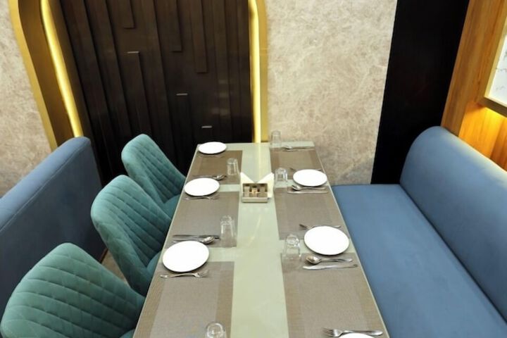 Dining 17 of 18