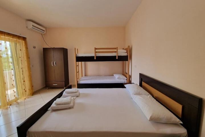 Room 21 of 68