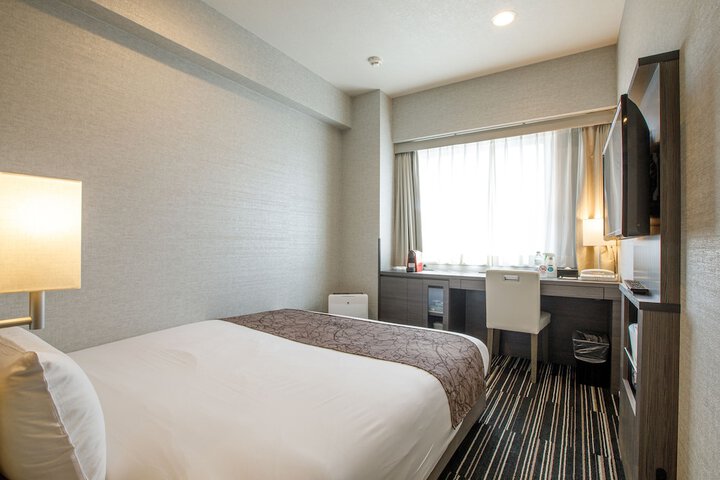 Room 11 of 25