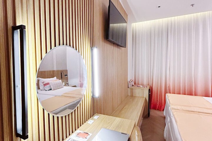 Room 38 of 156