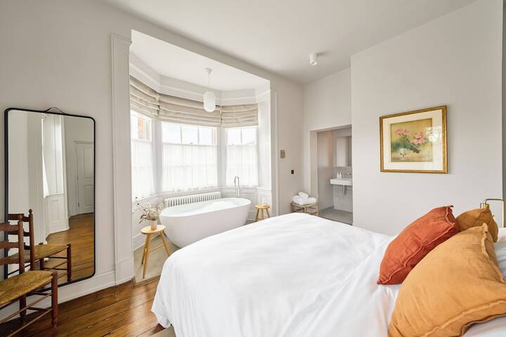 Room 5 of 26