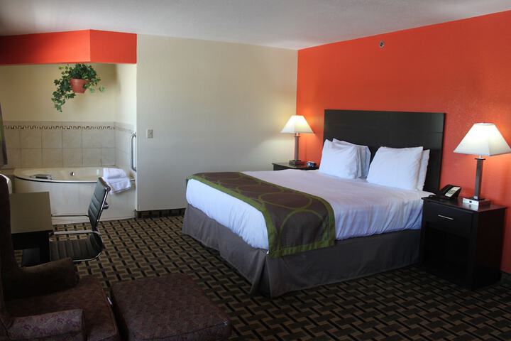 1 King Bed (12 of 23)