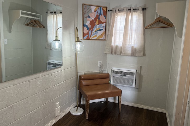 Room 10 of 61