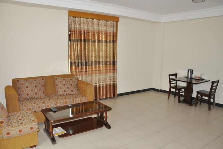 Room 10 of 36